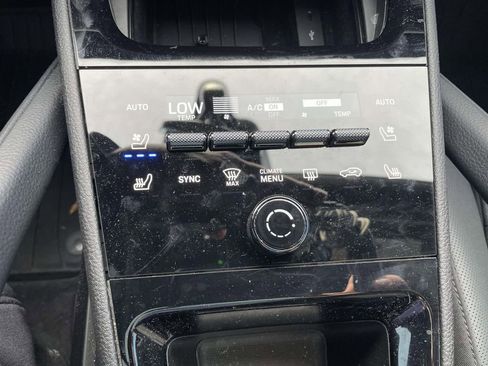 Used 2024 Porsche Cayenne image 44