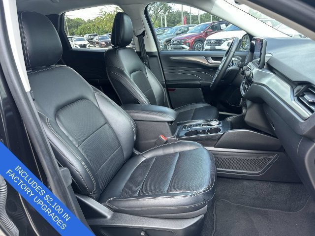 Used 2021 Ford Escape Titanium w/ Class II Trailer Tow Package AWD/4WD image 29