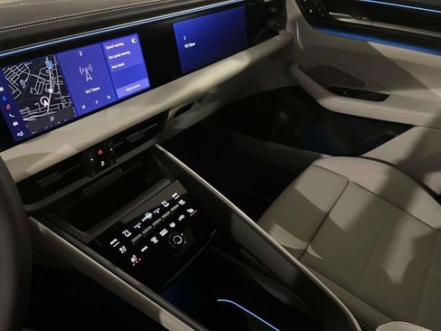 New 2026 Porsche Macan 4 Electric AWD/4WD image 35