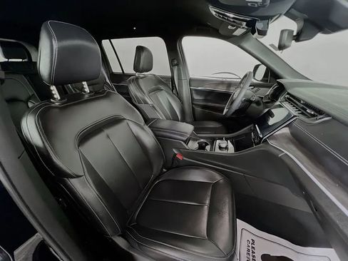 Used 2024 Jeep Grand Cherokee L Limited image 31