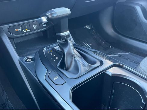 Used 2025 Kia K4 LXS image 42