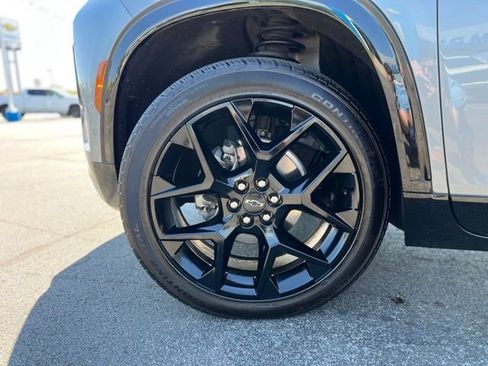 Used 2024 Chevrolet Traverse RS FWD image 16