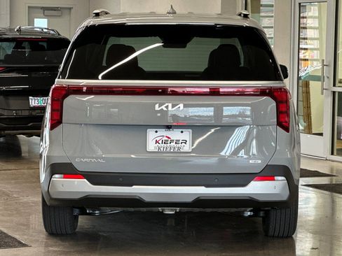 New 2026 Kia Carnival EX image 4