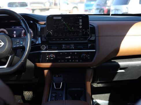 Used 2022 Nissan Pathfinder Platinum w/ Lighting Package (N93) image 11