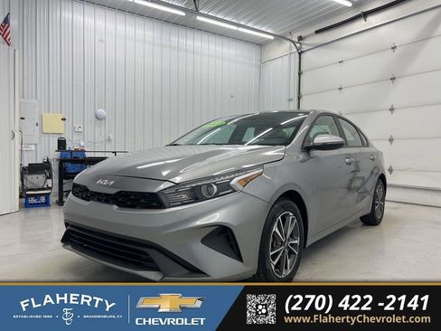 Used 2023 Kia Forte LXS w/ LXS Technology Package image 6