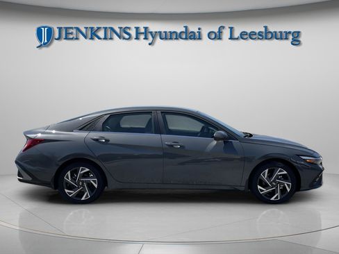 New 2026 Hyundai Elantra Limited image 2