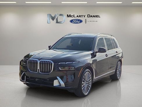 Used 2026 BMW X7 xDrive40i w/ Premium Package image 2