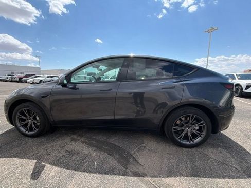 Used 2025 Tesla Model Y Long Range RWD image 3