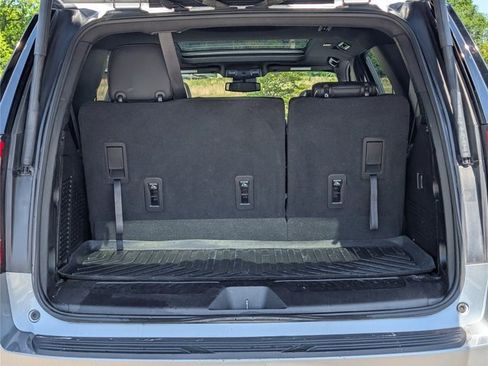 Used 2023 GMC Yukon SLT AWD/4WD image 24