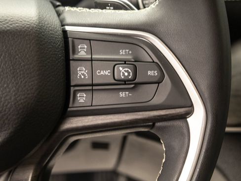 Used 2024 Jeep Grand Cherokee Limited 4xe AWD/4WD image 22