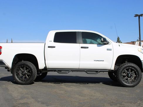 Used 2017 Toyota Tundra SR5 w/ SR5 Upgrade Package RWD image 41