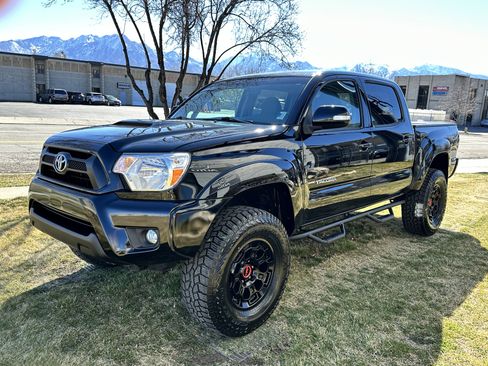 Used 2015 Toyota Tacoma 4x4 Double Cab w/ TRD Sport Package image 12