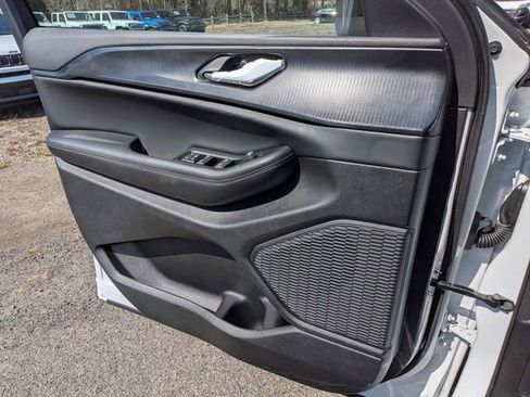 New 2026 Jeep Grand Cherokee L Laredo AWD/4WD image 23