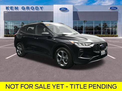 Used 2023 Ford Escape ST-Line w/ Tech Pack #1 FWD image 1