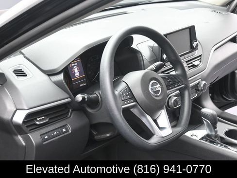 Used 2022 Nissan Altima 2.5 S FWD image 14