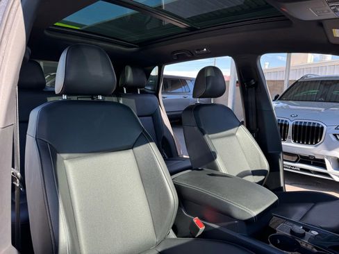 Used 2020 Volkswagen Atlas Cross Sport SEL R-Line image 18