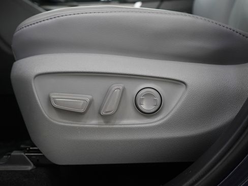 Used 2026 Toyota Highlander Limited image 31