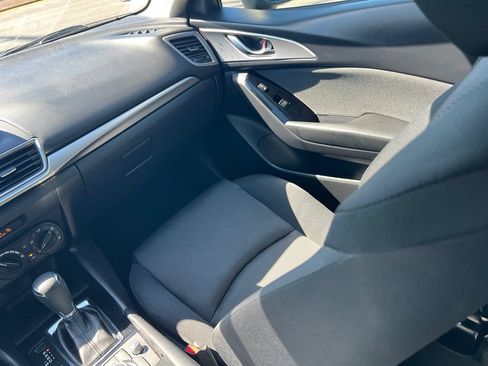 Used 2017 MAZDA MAZDA3 Sport FWD image 13