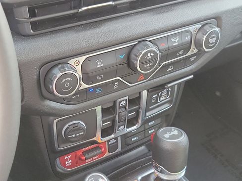 Used 2025 Jeep Wrangler Unlimited Sport S 4xe AWD/4WD image 15