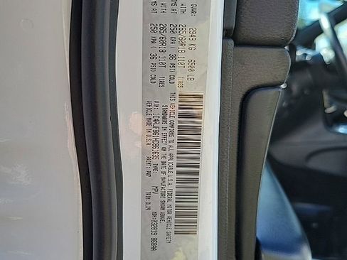 Used 2017 Jeep Grand Cherokee Limited w/ Luxury Group II image 41