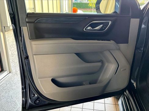 Used 2024 GMC Yukon SLT image 2