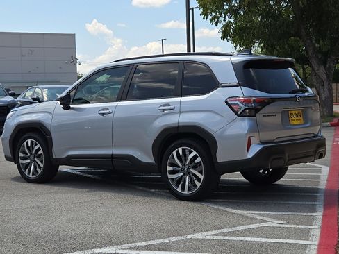Used 2025 Subaru Forester Touring AWD/4WD image 5