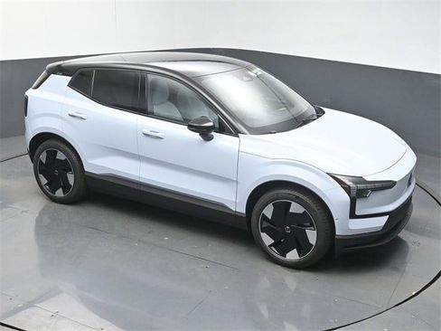 New 2025 Volvo EX30 Ultra w/ Climate Package image 37