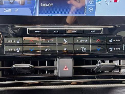 Used 2020 Toyota Highlander Platinum AWD/4WD image 17