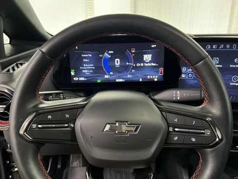 Certified 2025 Chevrolet Equinox EV RS image 11