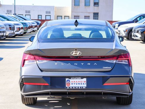 New 2026 Hyundai Elantra Limited FWD image 7