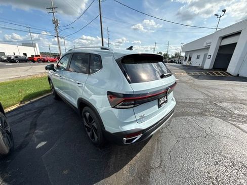 New 2026 Volkswagen Taos SE AWD/4WD image 6