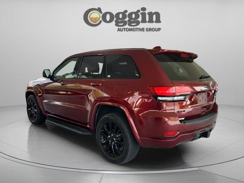 Used 2021 Jeep Grand Cherokee Laredo X AWD/4WD image 3
