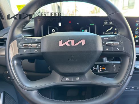 Certified 2024 Kia EV9 Land AWD/4WD image 24