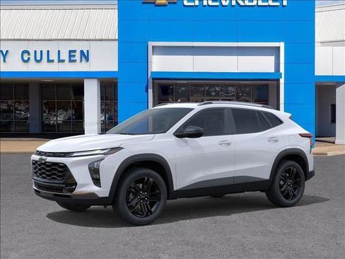 New 2026 Chevrolet Trax ACTIV w/ Sunroof Package image 2