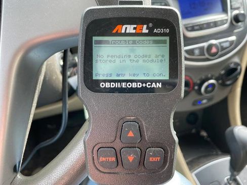 Used 2014 Hyundai Accent GLS image 42