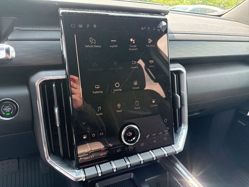 New 2025 GMC Acadia Elevation w/ LPO, Floor Liner Package image 19