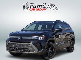 Used 2025 Volkswagen Taos SE video 1