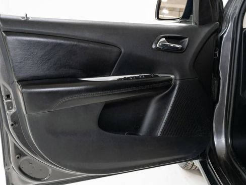 Used 2019 Dodge Journey SE w/ Connectivity Group image 8