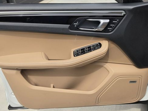 Certified 2020 Porsche Macan w/ Premium Package Plus AWD/4WD image 13