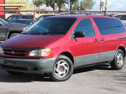 Used 1998 Toyota Sienna LE FWD image 4