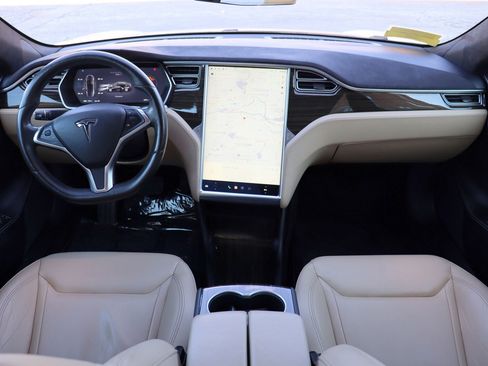 Used 2015 Tesla Model S 70D image 9