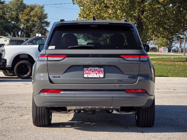 New 2027 Jeep Grand Cherokee Summit AWD/4WD image 7