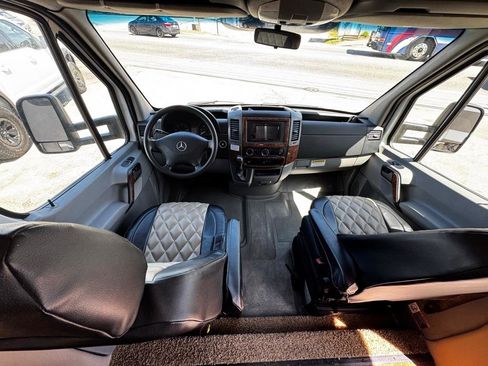 Used 2013 Mercedes-Benz Sprinter 3500 image 21