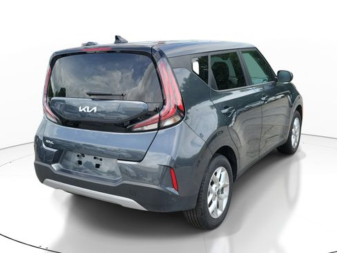 Certified 2025 Kia Soul LX w/ LX Technology Package FWD image 6
