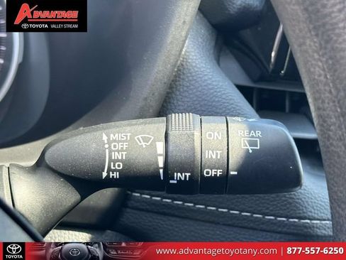 Used 2022 Toyota RAV4 XLE AWD/4WD image 28