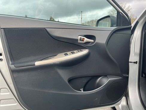 Used 2013 Toyota Corolla S w/ Premium Pkg image 11