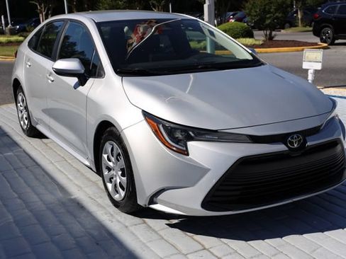 Used 2023 Toyota Corolla LE FWD image 7