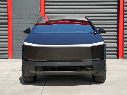 Used 2025 Tesla Cybertruck AWD Crew Cab image 5