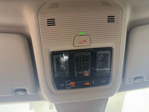 Used 2024 Volkswagen Atlas Peak Edition SE image 16