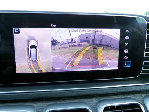 Used 2021 Mercedes-Benz GLS 450 4MATIC image 10